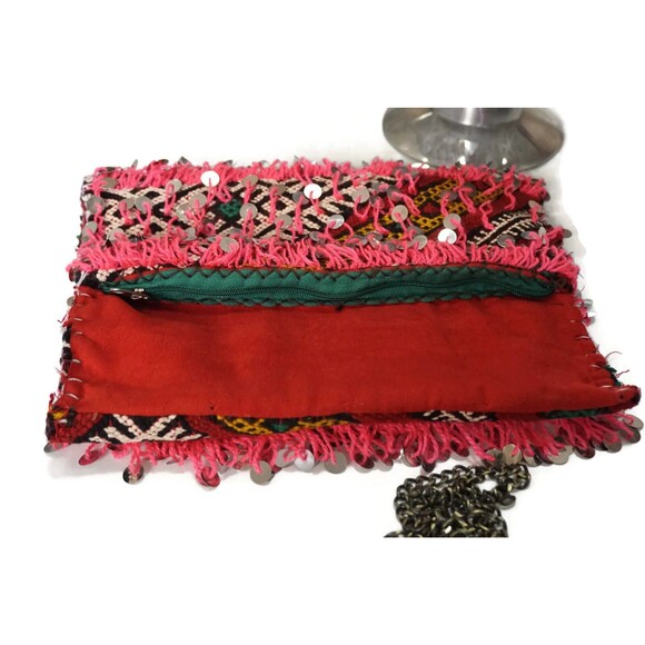Vintage Moroccan Kilim Clutch: Handmade Berber Crossbody Bag - Picture 7 of 10
